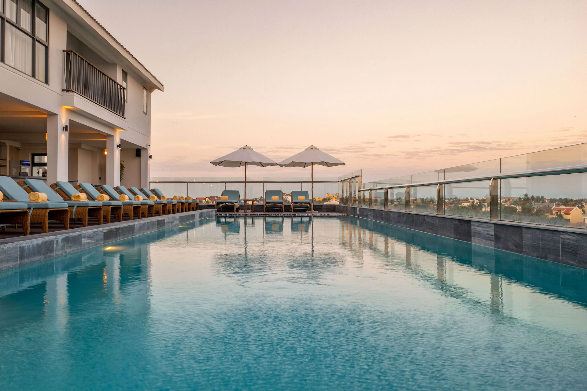 Garden courtyard walkway at Little Oasis