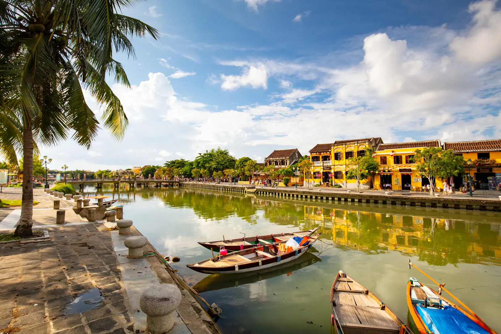 Lantern-lit Thu Bon River running through Hội An