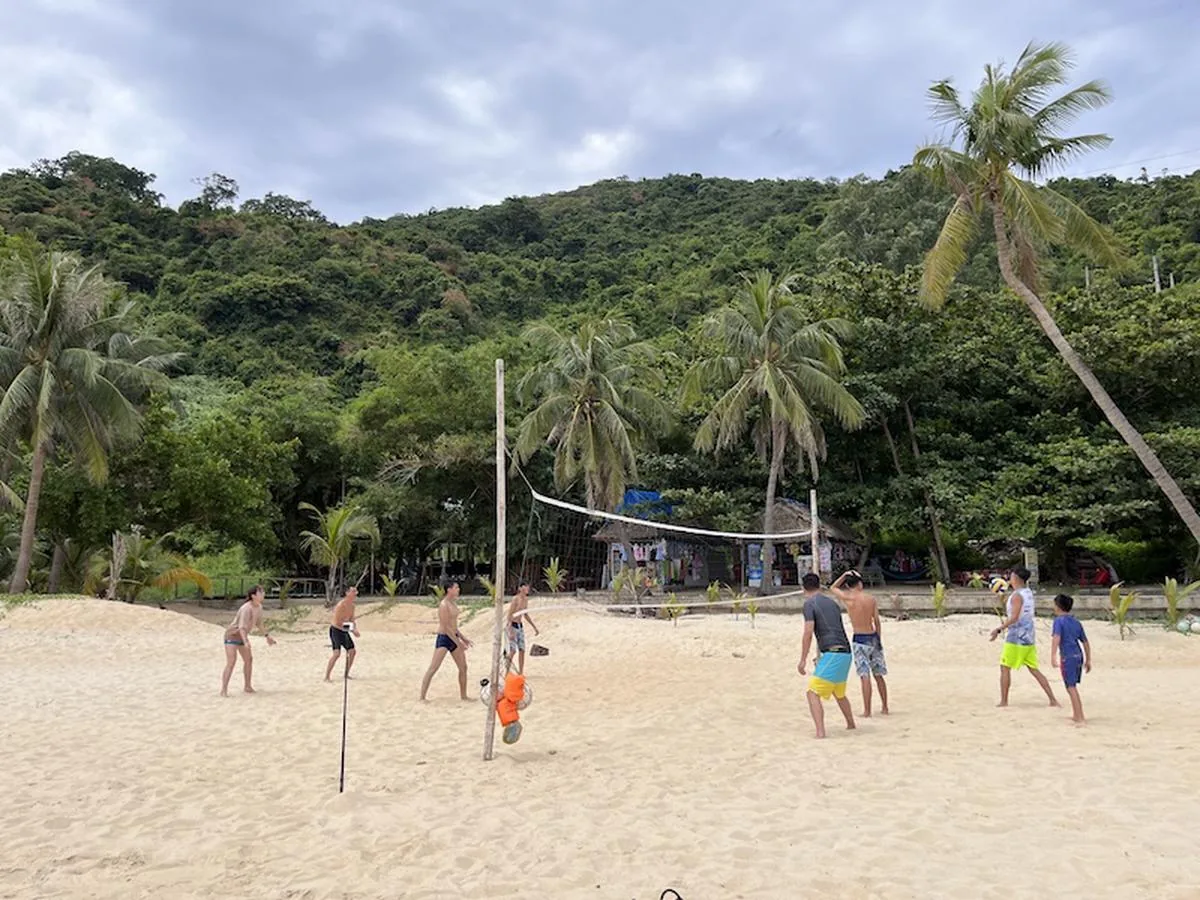 Bai Chong beach hammocks