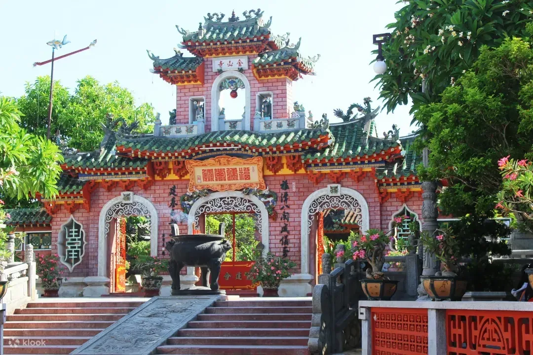 Guided walk through Hội An Ancient Town